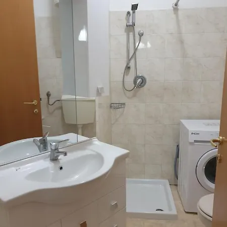 Un Fiore Di Casa لانشانو